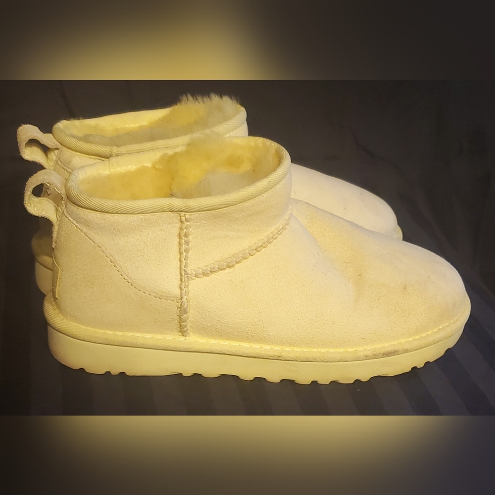 Ugg Classic Ultra Mini - image 2